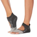 toesox_socks_grip_bellarina_ht_wintertide.jpg